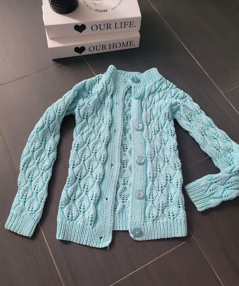 Toller Strickpullover. Handmade. Gr. 128 in Gütersloh