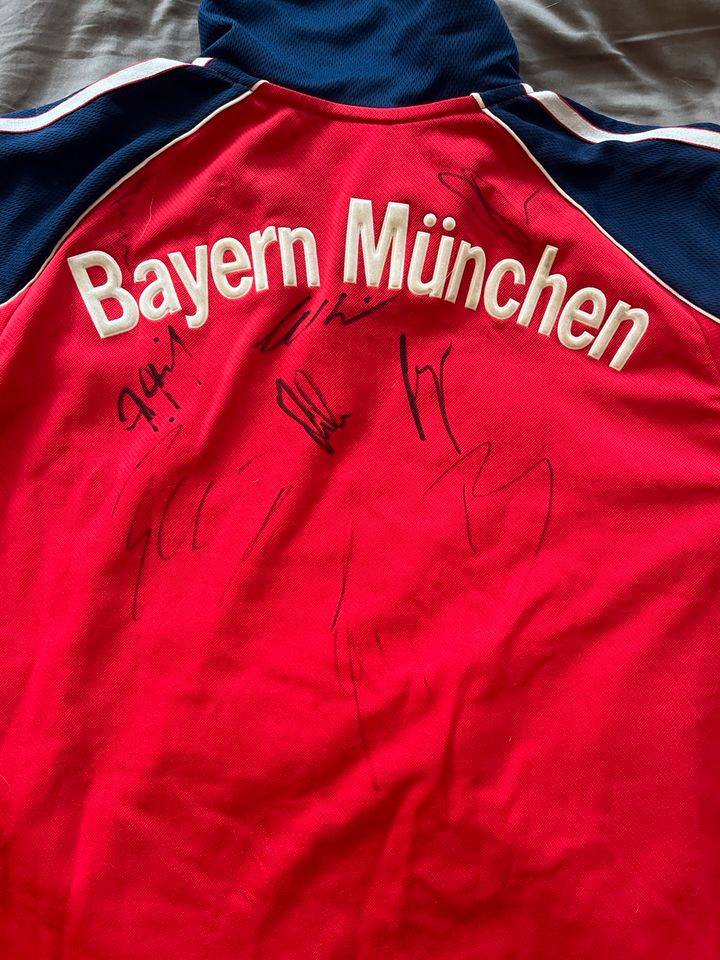 Bayern Trikot 99/00 mit Unterschriften in Meerbusch