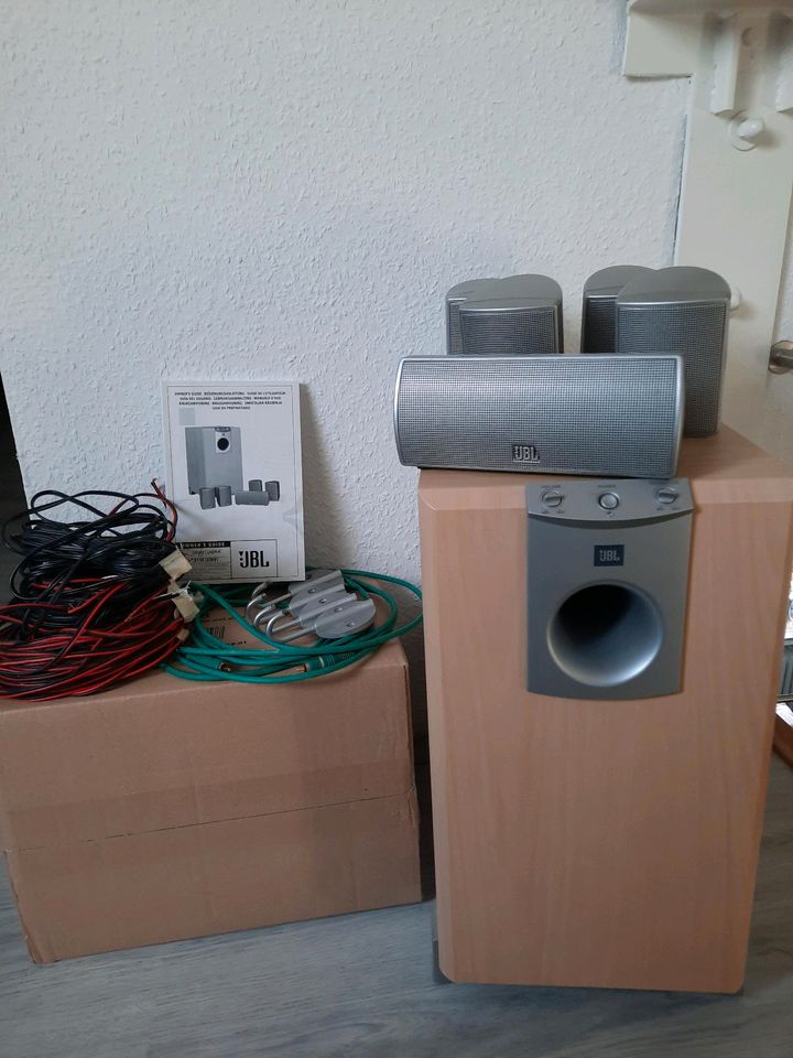 JBL SCS 138 SURROUND SYSTEM mit aktiven Subwoofer in Wilhelmshaven