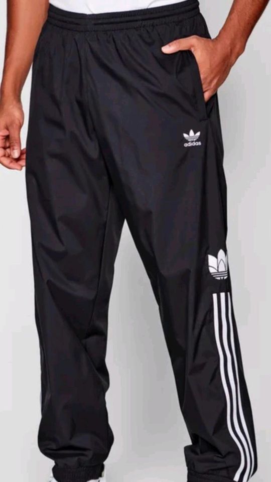 Adidas Jogginghose Gr.S Track Pants in Grünheide (Mark)