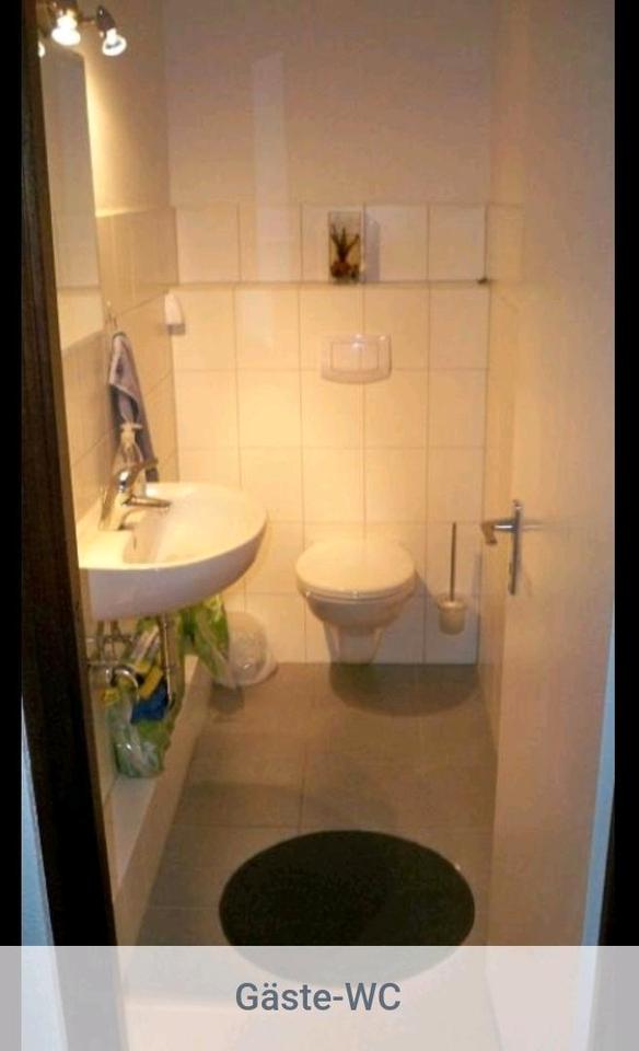 2er WG auf 77qm (3Zi.) Balkon, 2 Bäder, Badewanne + EBK für 500€ in Hamburg