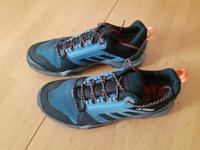 Adidas Terrex Wanderschuhe  Größe  44 Nordrhein-Westfalen - Enger Vorschau