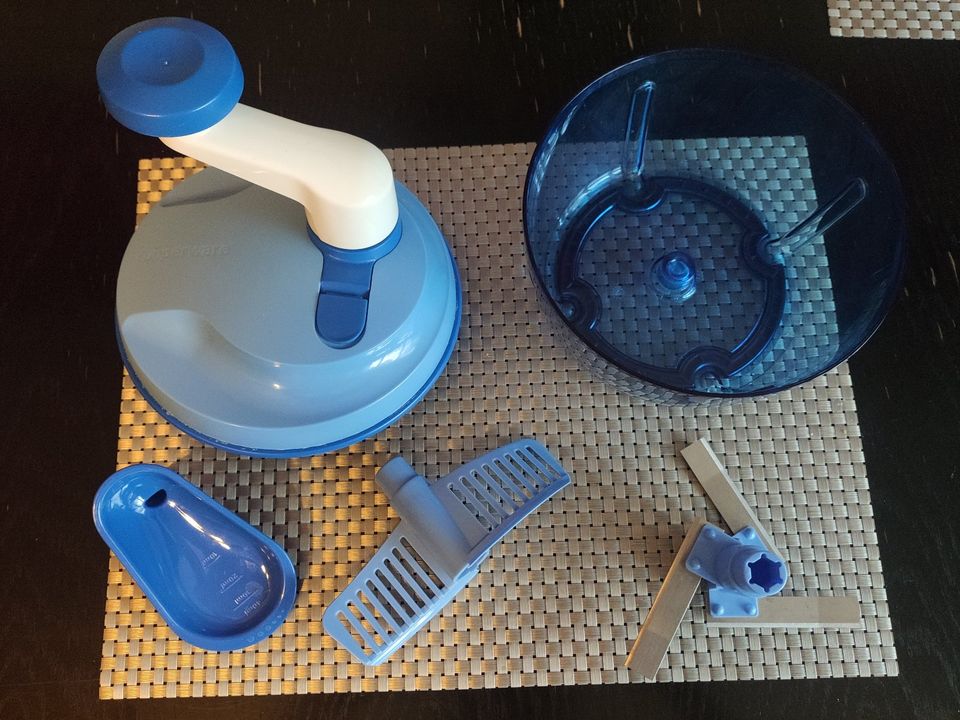 Tupperware D98 Quick Chef 3 Blau 1,3 Ltr.Küchenmaschine in Berlin