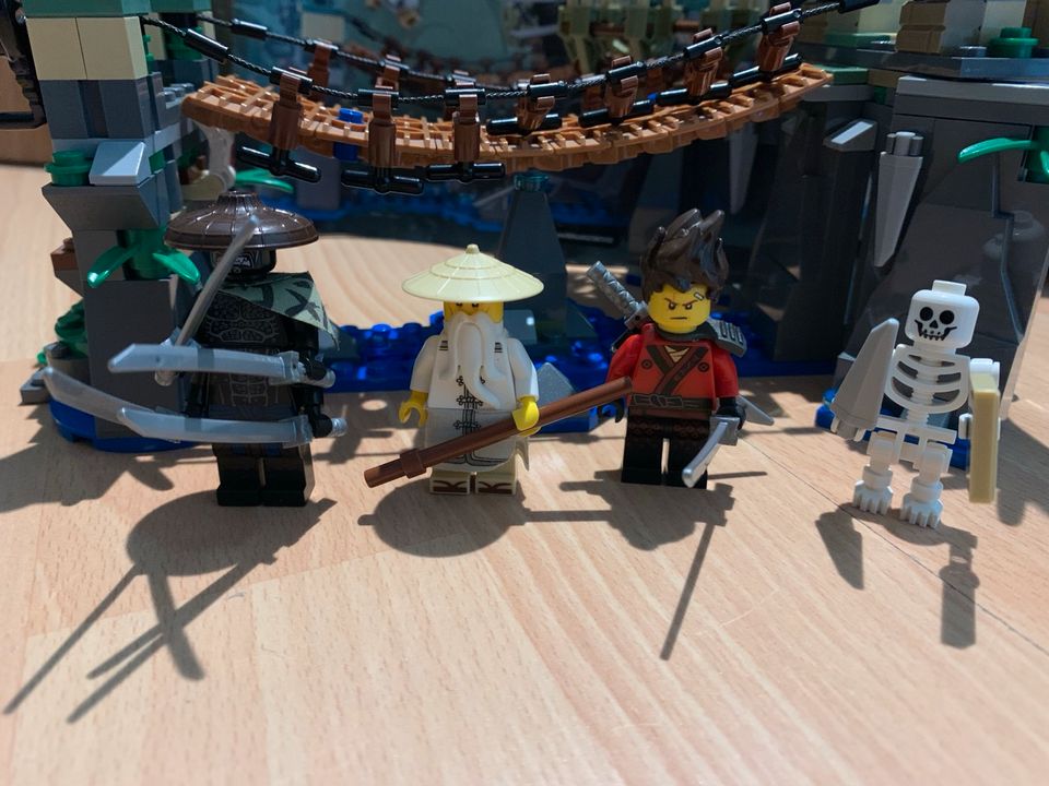 Lego Ninjago 70608 Meister Wu‘s Wasserfall in Poggensee