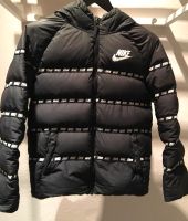 Nike Kinder Winterjacke Gr.147 Berlin - Charlottenburg Vorschau