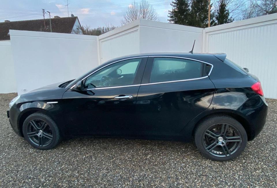 Alfa Romeo Giulietta Turismo Diesel 4,4l/100  Alu Navi SHZ in Dürrlauingen