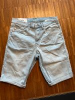 Jeansshorts hellblau H&M kurze Hose Gr. 30 (S) 176 Sachsen - Moritzburg Vorschau