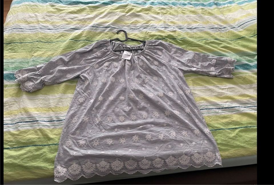 Bluse Shirt Hängerchen C&A in Overath