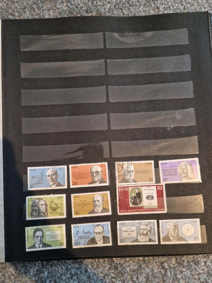 Verschiedene Briefmarken in Berlin