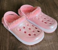 Cupcake Hausschuhe Clogs mit Fell Gr.35 NEU Sachsen - Regis-Breitingen Vorschau