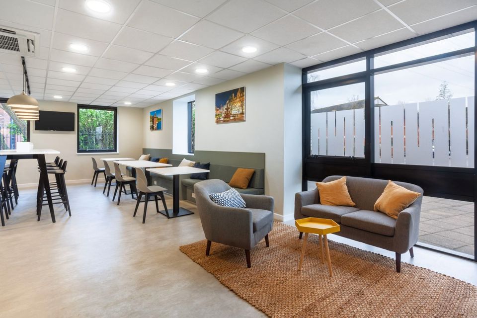 Buchen Sie einen reservierten Coworking-Arbeitsplatz oder Hot Desk in Regus Villa Grumbt in Dresden