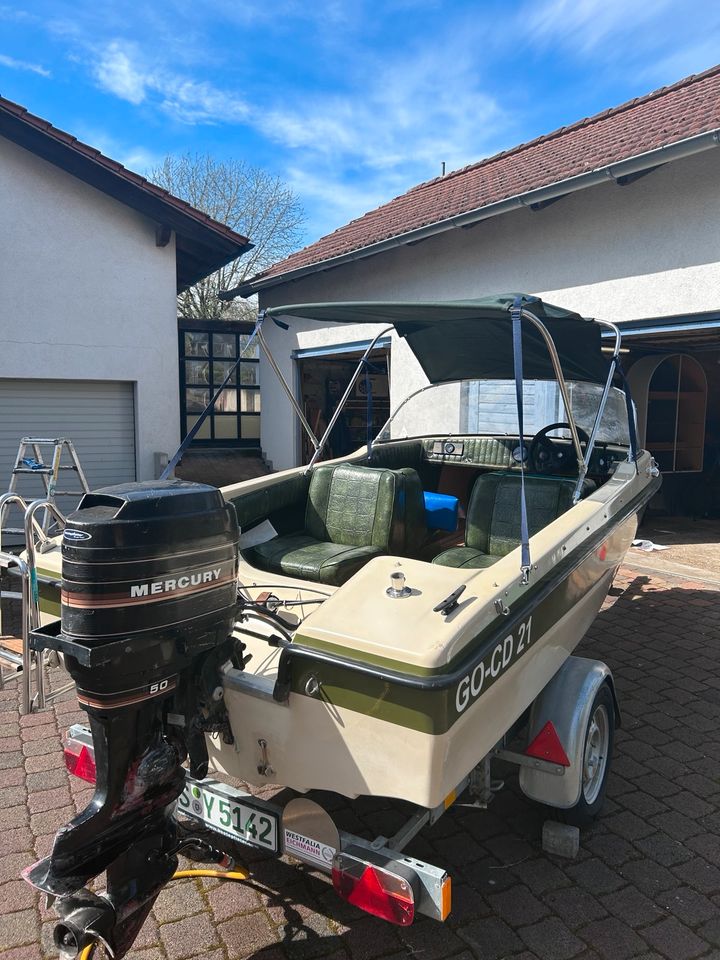 Hellwig Triton Motorboot Mercury 50PS und Trailer Sportboot Boot in Fuldatal