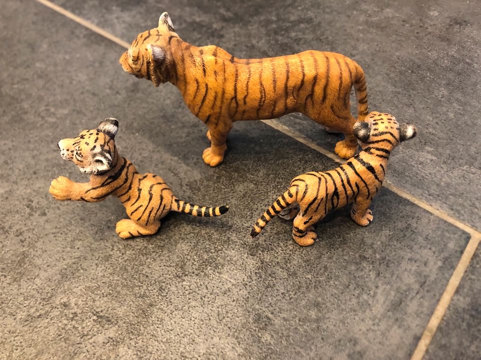 Schleich Tiger und Babys in Schleiden