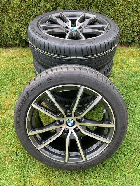 NEUE BMW Sommerräder 225/45 18 95Y V-Speiche 780 G20 G21 G22 G23 in Vellmar