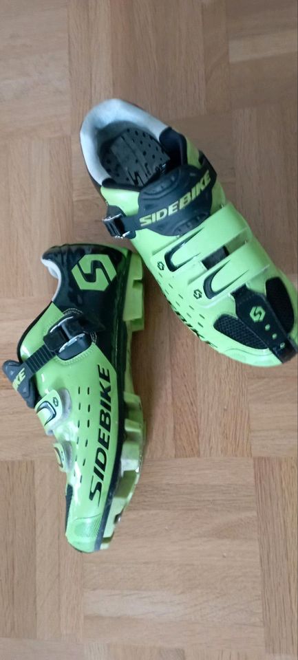 Radschuhe von Sidebike in Schwerin