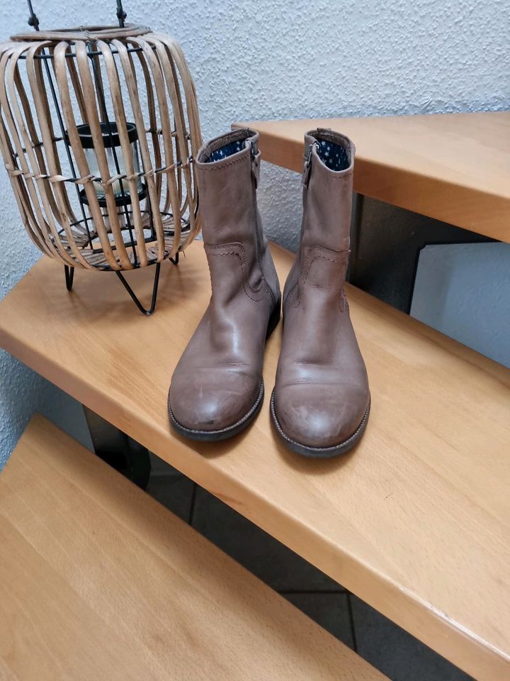 Tommy Hilfiger Leder Chelsea Boots Schuhe Gr.40 beige Top Zustand in Gescher