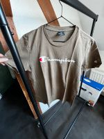 Champion T-Shirt (Bräunlich) Baden-Württemberg - Friedrichshafen Vorschau