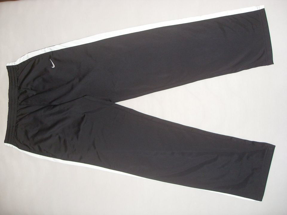 Nike Sport Freizeit Hose schwarz Jugend Kinder Damen Galon NEU ! in  Baden-Württemberg - Lahr (Schwarzwald) | eBay Kleinanzeigen ist jetzt  Kleinanzeigen