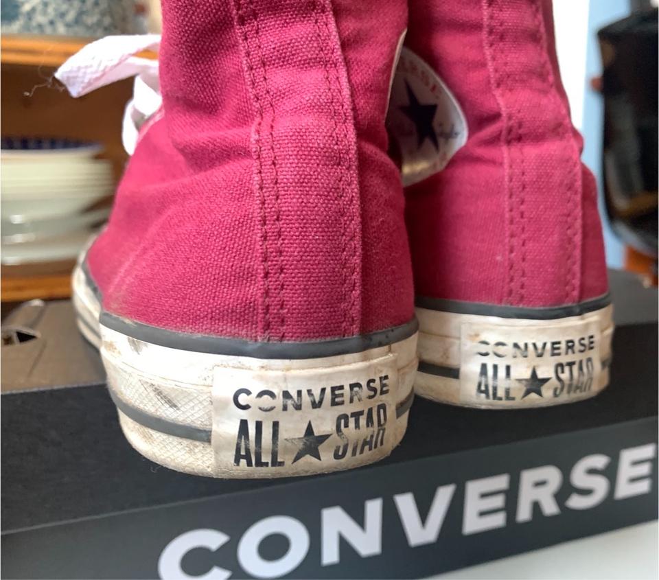 Converse Chucks im Bordeaux Rot Gr. 36 gebraucht aber gut in Berlin Treptow kleinanzeigen
