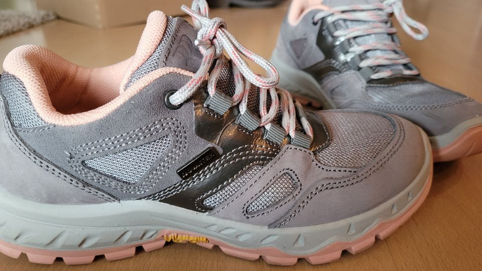 Romika Sneaker Freizeitschuhe grau-rosé wie neu Größe 38 in Bad Vilbel