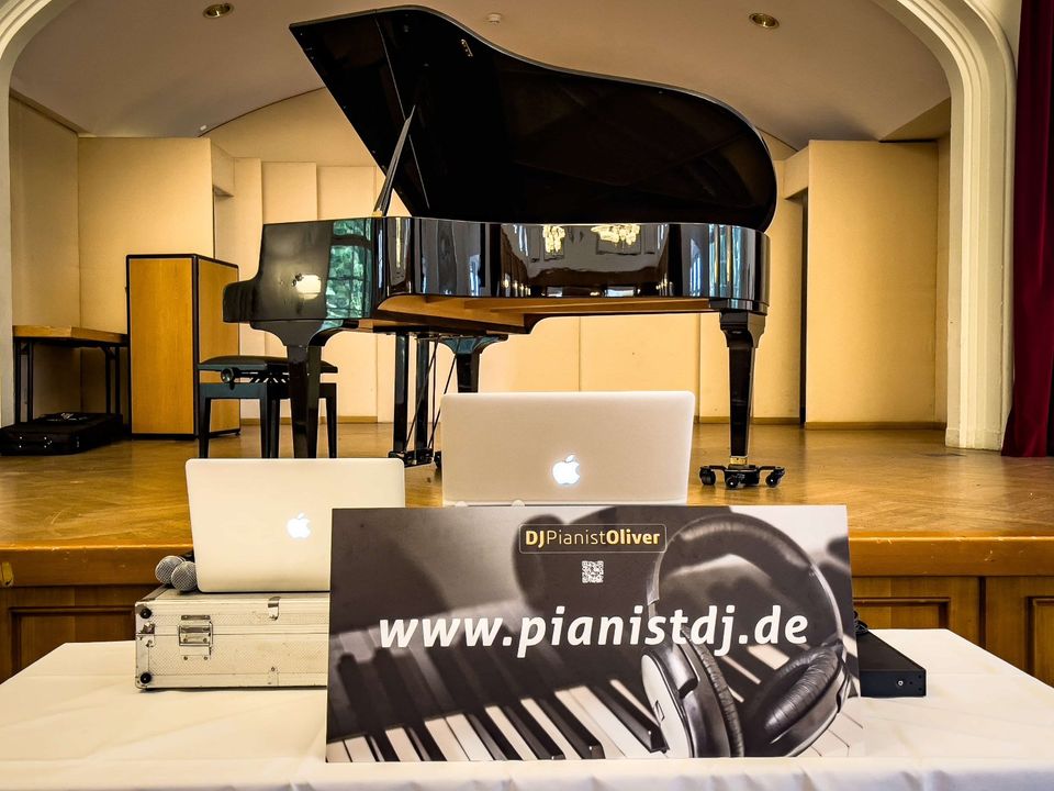 Hochzeits-DJ & Pianist Oliver - bestens aufgelegt seit 15 Jahren in Stuttgart