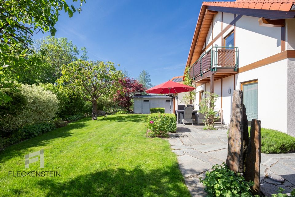 Energiespar-Holzhaus mit Pelletsheizung, Solarthermie und Kamin in Walpertskirchen