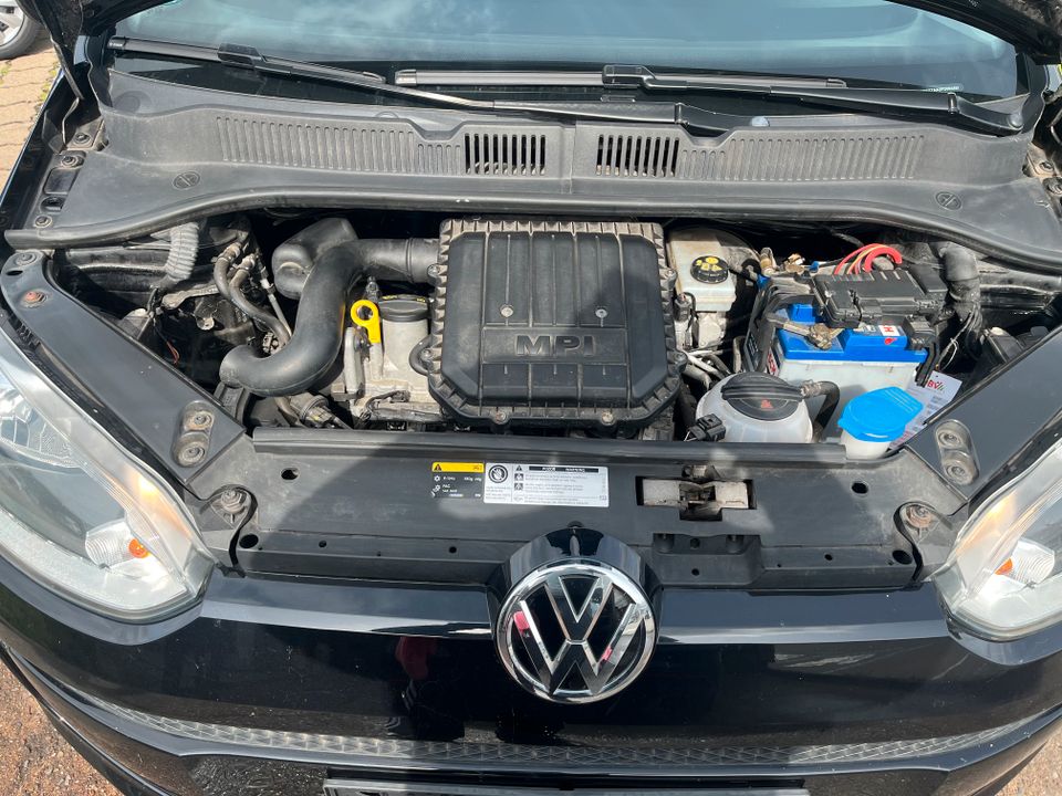 VW UP! 1,0 l•TÜV NEU•sehr gepflegt•1.Hand•orig.59.tkm•Alufelgen in Stadthagen