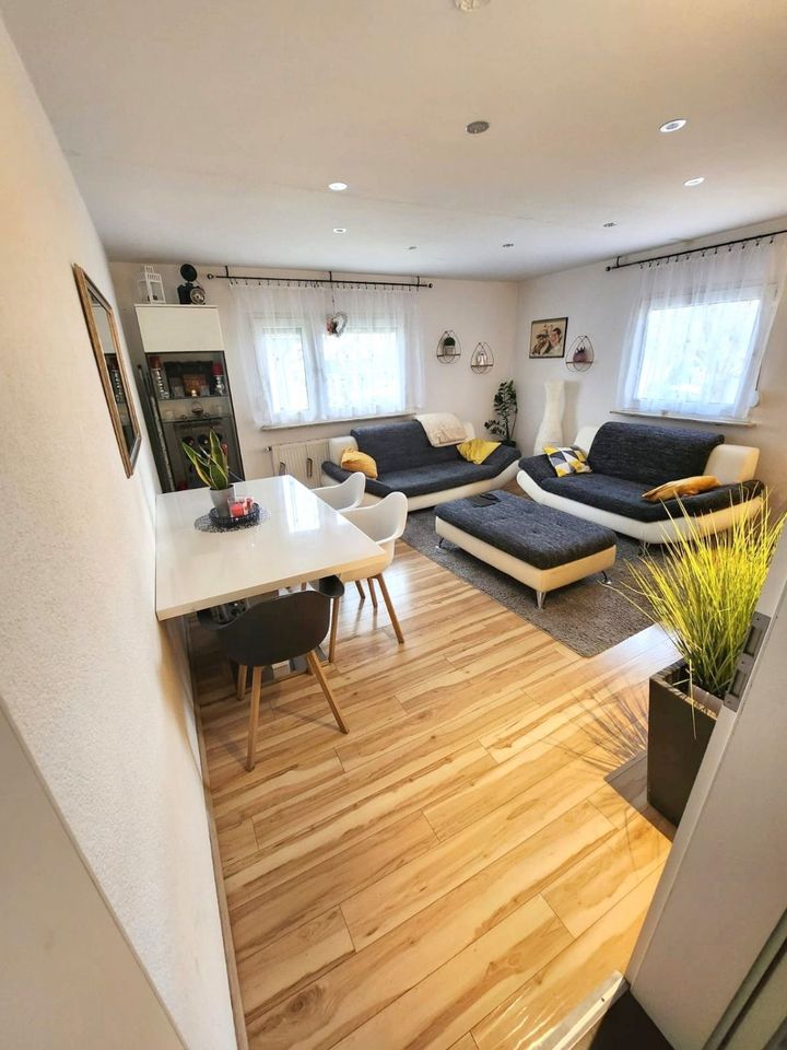 **Moderne 3-Zimmerwohnung mit Extrazimmer und Einzelgarage** in Ebersbach an der Fils