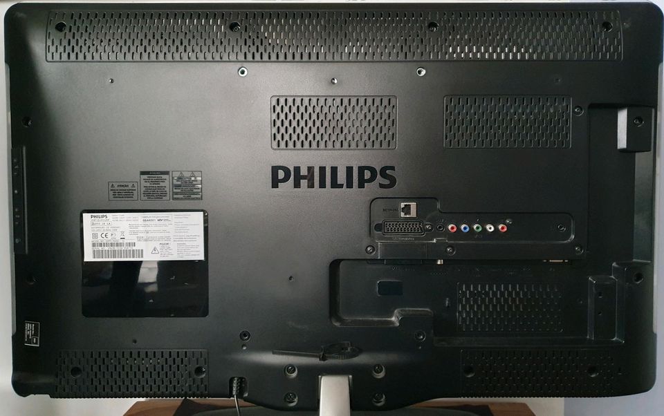 Philips 32PFL7605H / 12 Fernseher Ambilight TV in Berlin