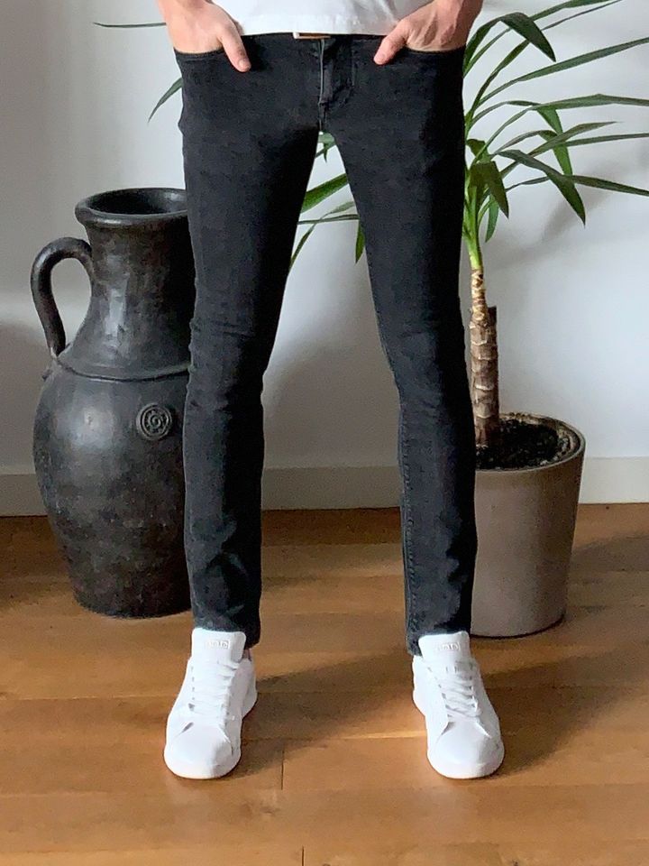 Tommy Hilfiger Jeans | Slim Fit | W30 / L32 | Anthrazit in Bremen