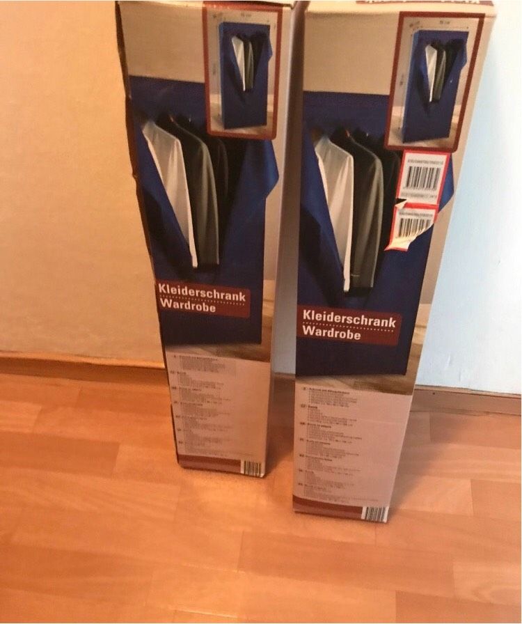 schrank mit ablagefächern je 10€ in Bochum