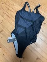 Adidas Badeanzug neu 44 xl Nordrhein-Westfalen - Bad Salzuflen Vorschau