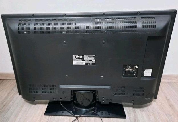 TV Panasonic 39DW304 / 39 Zoll 1meter in Lörrach