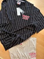 2 Tommy Jeans T-Shirts NEU!!! Niedersachsen - Vienenburg Vorschau