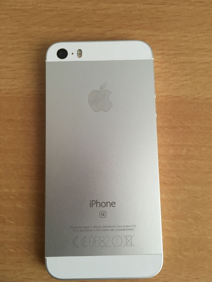 iPhone SE 2016 16 GB in Stuttgart