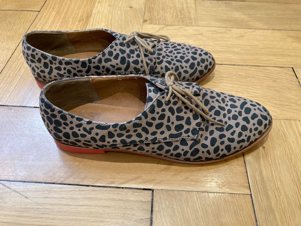 Wildlederschuhe Budapester Schnürrschuhe Leopard Gr. 39 pink top in München