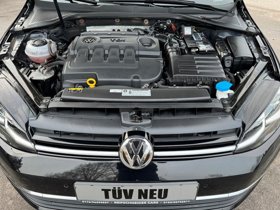 Volkswagen Golf VII Variant*Highline*1 Hand*Navi*DSG*LED* in Schweinfurt