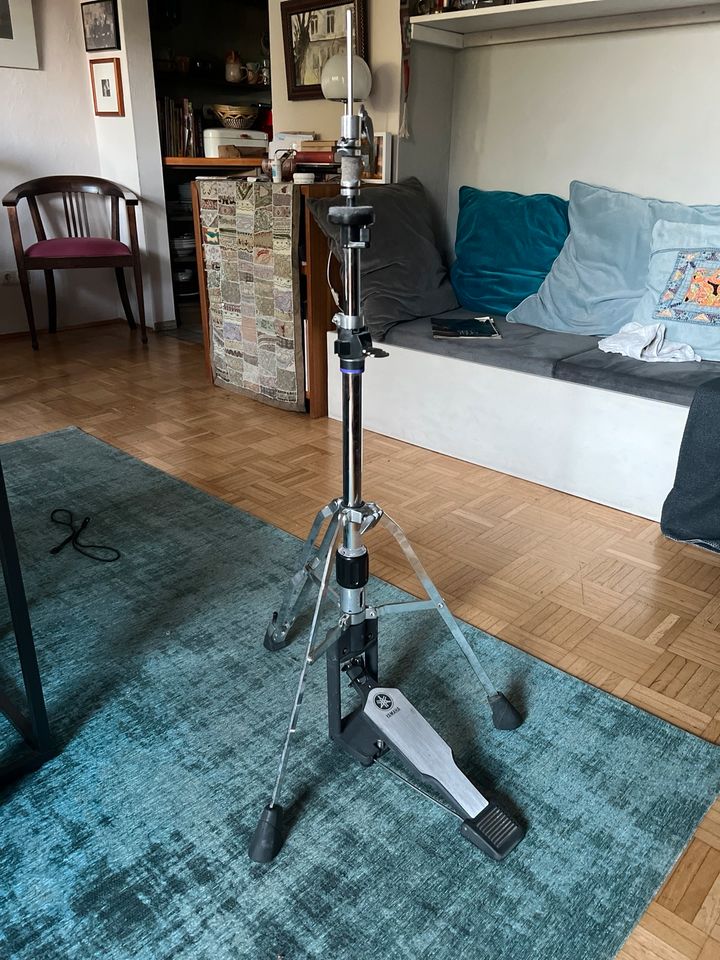 Yamaha hs 1200 hi hat stand in Oberursel (Taunus)