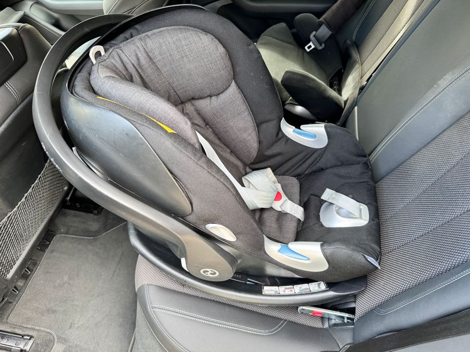 Auto-Kindersitz Cybex ATON-Q-Plus in schwarz in Leipzig