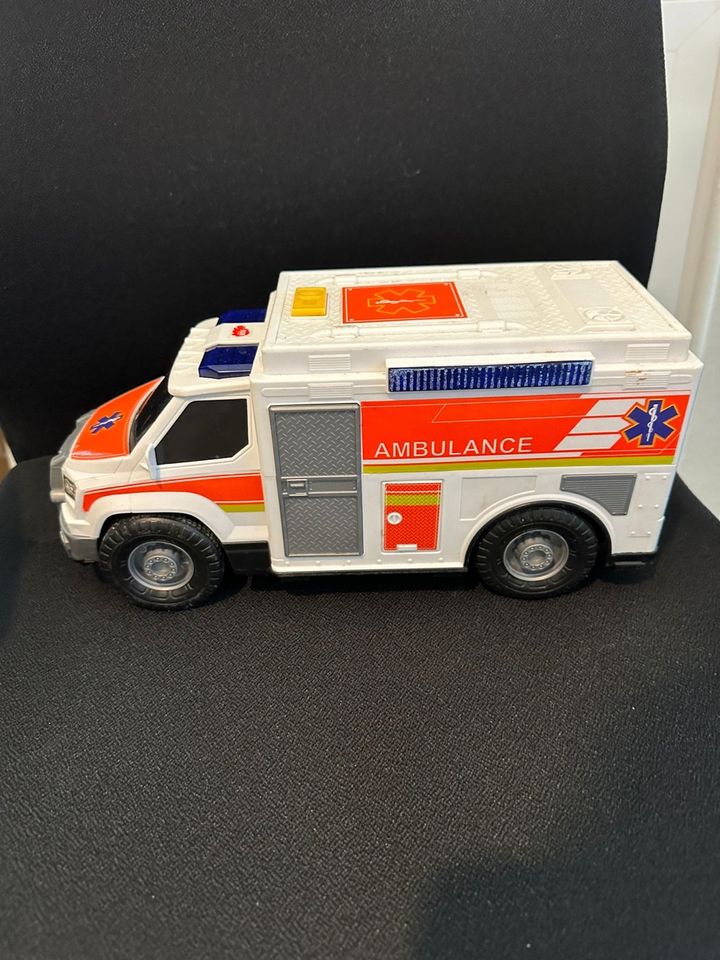 Dickie Toys - Krankenwagen Medical Responder in Oelde