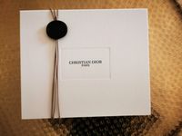 Christian Dior Geschenk-Box, weiß, Luxuriöse Umverpackung Hessen - Erzhausen Vorschau