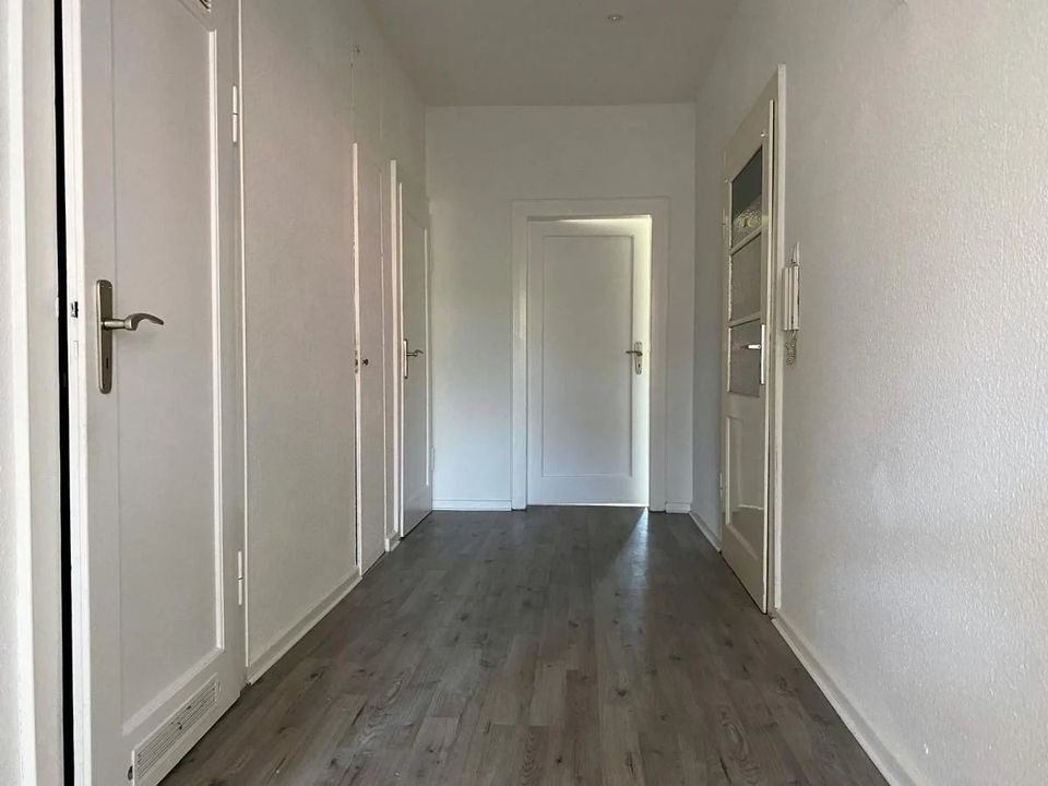 Modernisierte Wohnung mit 2,5 Zimmern sowie Balkon in Bahnhofsnähe! in Hildesheim