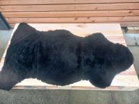 Lammfell echt in Schwarz 1.25m x 80cm Hessen - Büttelborn Vorschau