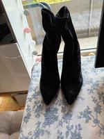 Schwarze Stiefeletten mit Absatz (spitz) Nordrhein-Westfalen - Holzwickede Vorschau
