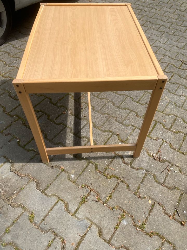 Tisch Kinderzimmer Spieltisch Holz in Wiesbaden