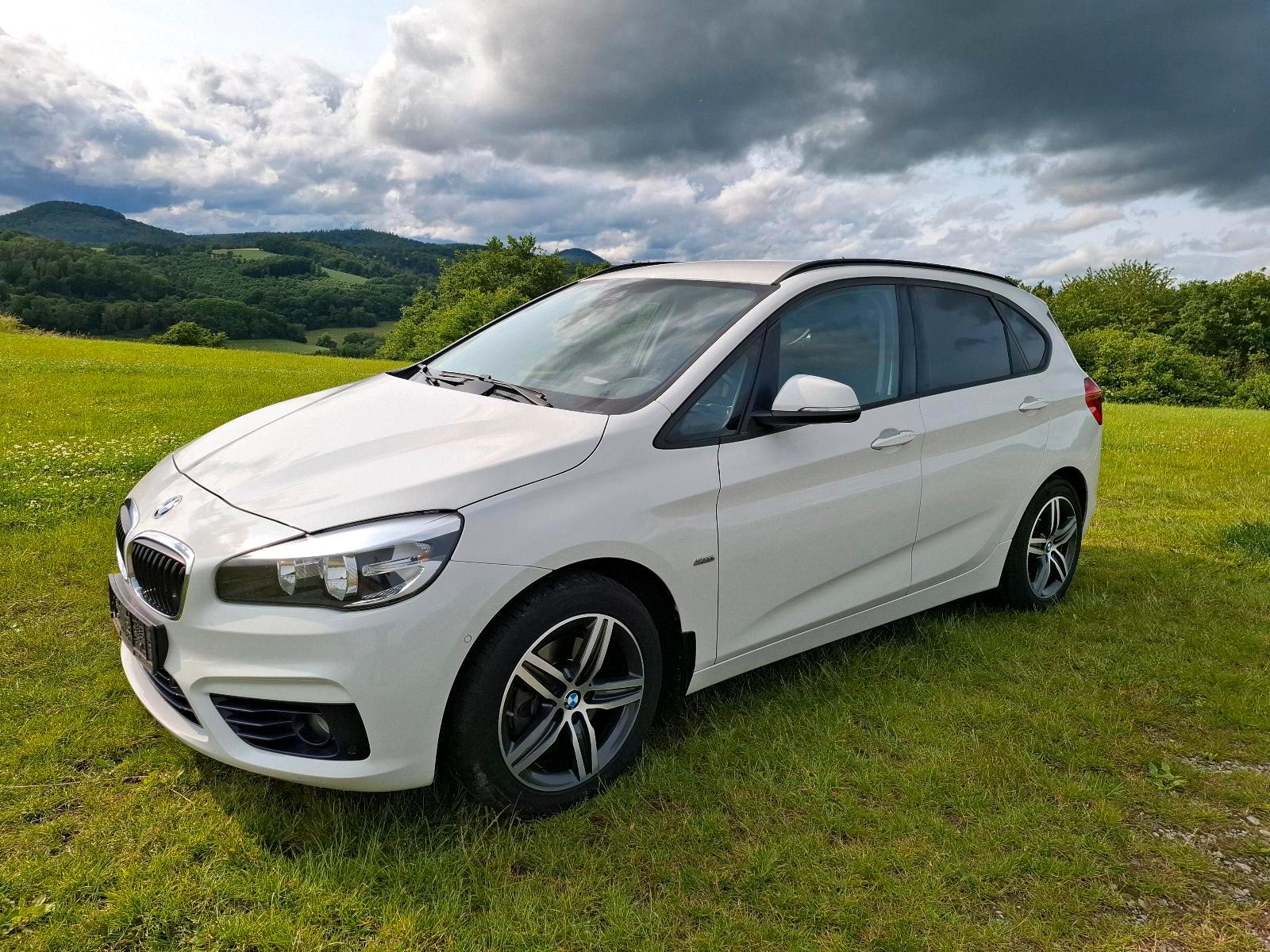Abbildung des Autos BMW 220d Active Touren S…