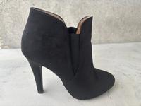 Schwarze Faux Wildleder Stiefeletten, Gr. 36 Bayern - Fürstenzell Vorschau
