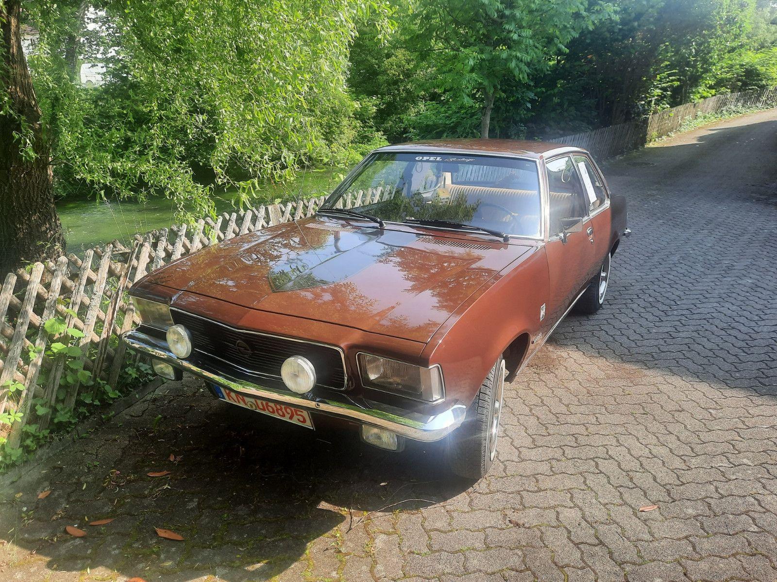 Abbildung des Autos Opel Rekord im Commostyl…