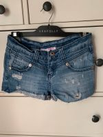 Shorts Jeansshorts von Tally Weijl in Gr. 32 Niedersachsen - Delligsen Vorschau