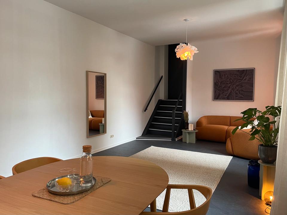 Reserviert • Gelöscht • 
                    BÜRO/ SPACE IN D...
